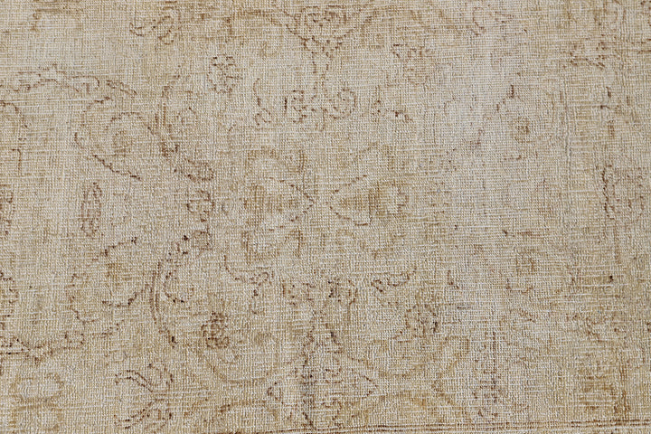 3x18 Pale Floral Design Soft Washed-out Colors Agra Pattern Ariana Transitional Collection Long Runner Rug