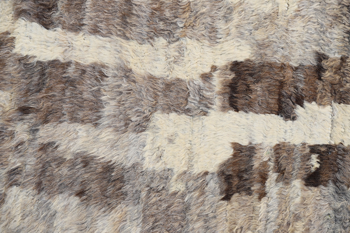 7'x10' Grey Brown White Abstract Animal Pattern Moroccan Style Shaggy Ariana Barchi Rug