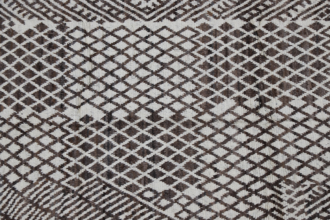 8'x12' Geometric Patchwork Design Moroccan Style Brown and White Barchi Rug