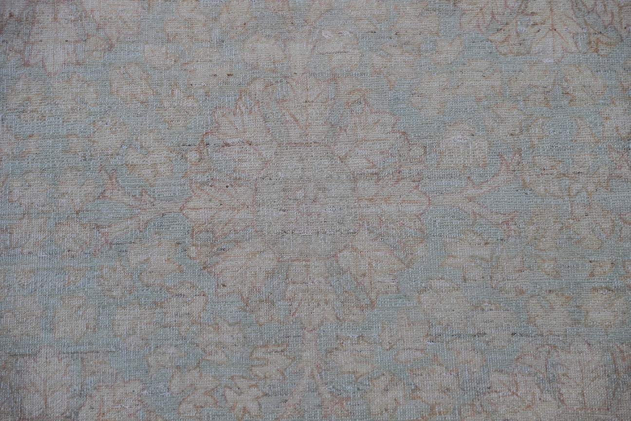 9'x12' Soft Turquoise Ivory European Design Transitional Collection Rug