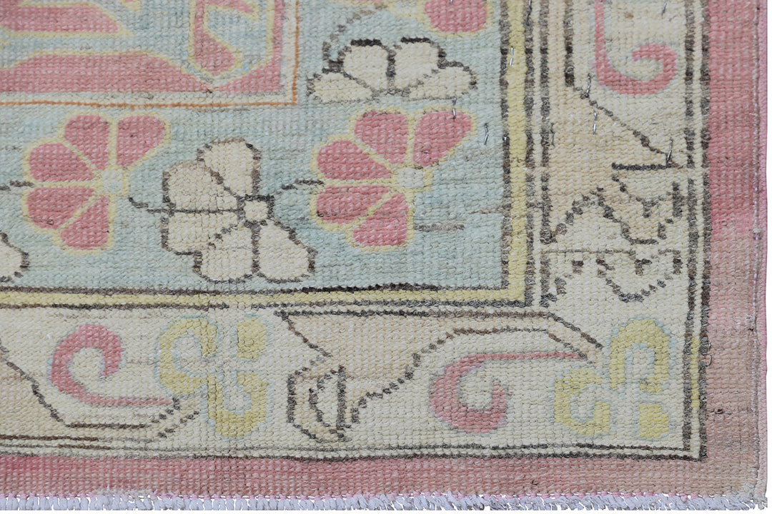 4'x6' Hand-Knotted Turkish Anatolian Prayer Rug – Pink & White Geometric Rug