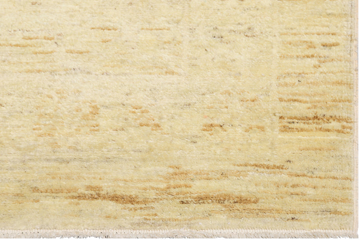 3x13 Soft Floral Design Ariana Transitional hand knotted Wool Runner Rug