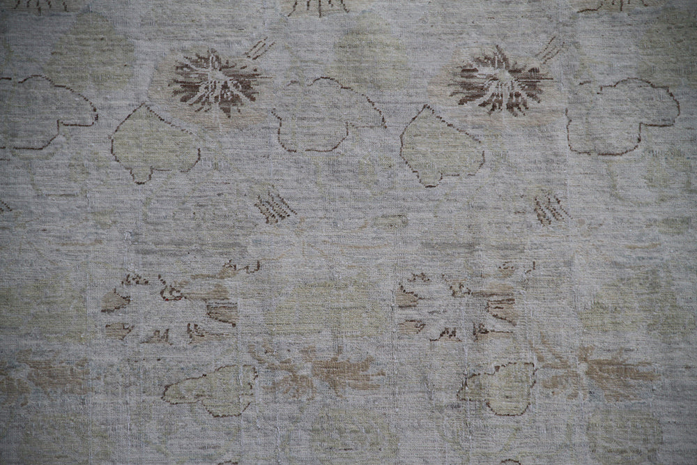5'x7' Hand-Knotted Afghan Floral Rug with Silk Highlights – Vintage Style | Ariana Rugs