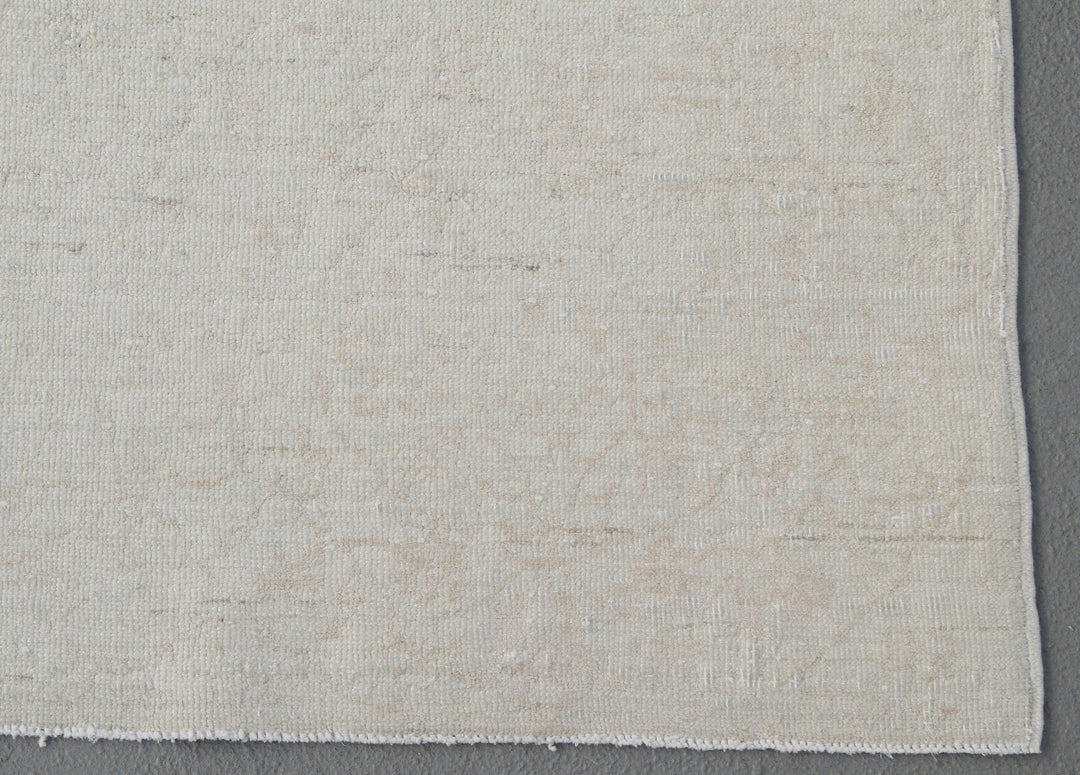 6'x7' Pale White Agra Rug | Hand-Knotted | Ariana Vintage Rug