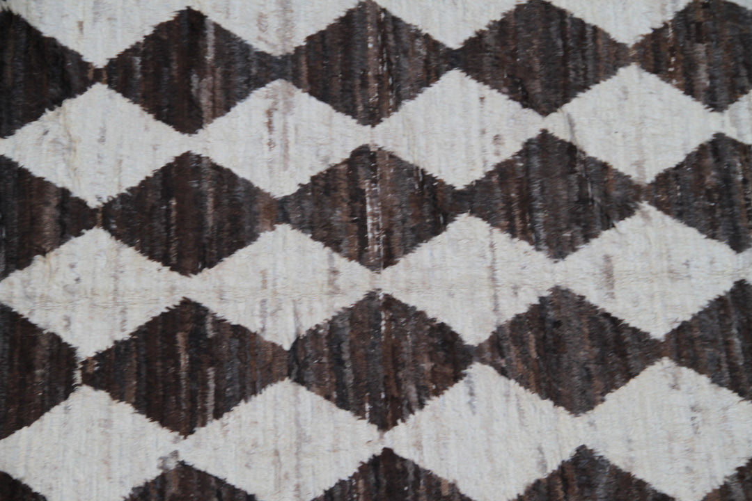 9'x11' Moroccan Style| Brown and Ivory| Diamond Checkered Pattern |Barchi Area Rug