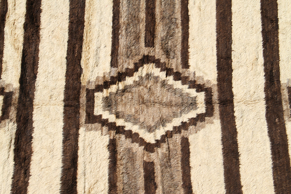 Ariana Barchi Collection 8x10 Aztec Navajo Design Shaggy Hand-Knotted Undyed Wool Rug