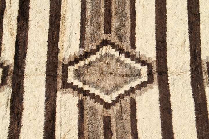 Ariana Barchi Collection 8x10 Aztec Navajo Design Shaggy Hand-Knotted Undyed Wool Rug