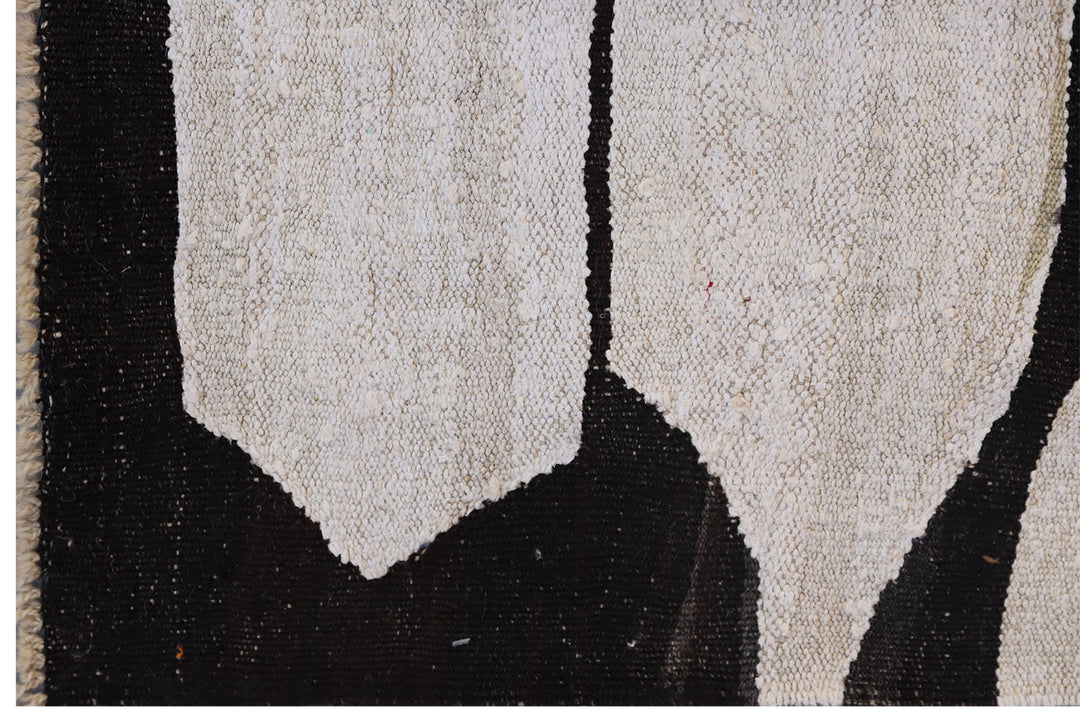 Ariana Rugs – Minimalist Black and White Turkish Kilim (8x10)
