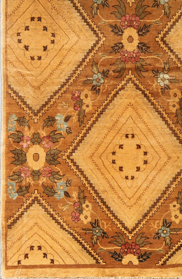 6x9 Fine Wool and Silk Ariana Traditional Rug